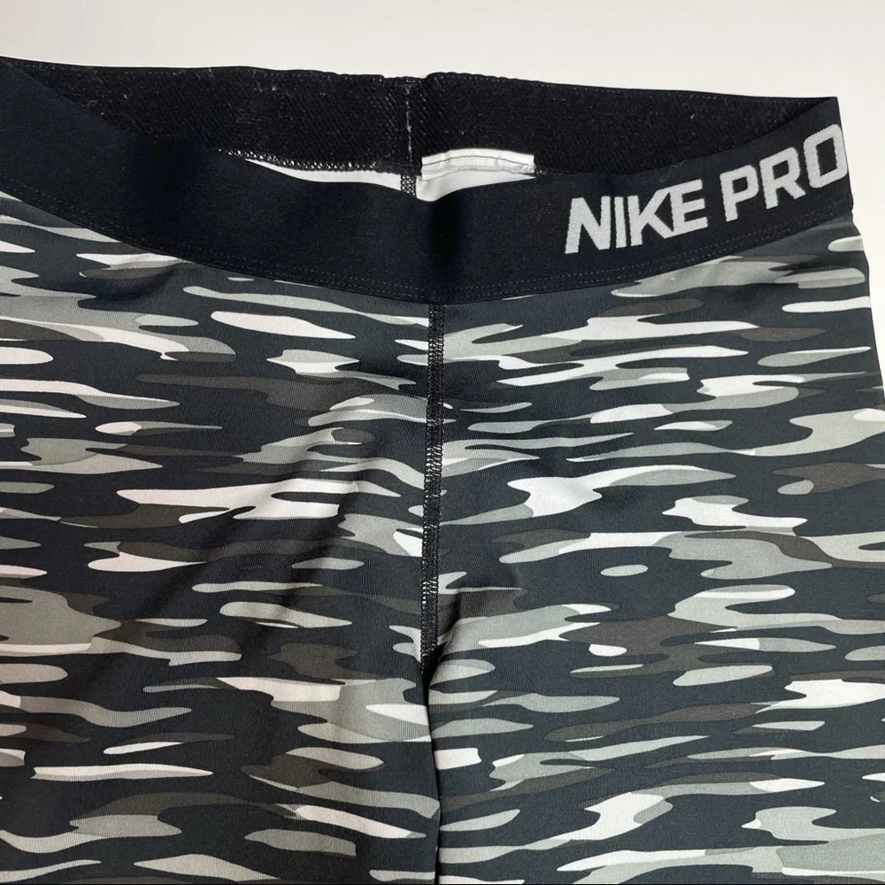 Nike Pro‎ Camo Print Cropped Leggings Small